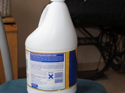 Si te quedó un envase de lavandina grande y vacío: creá este hermoso contenedor para materiales