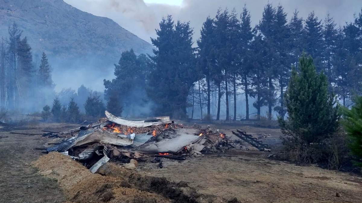 Destrozos en la Comarca Andina. Fuente: (Twitter)