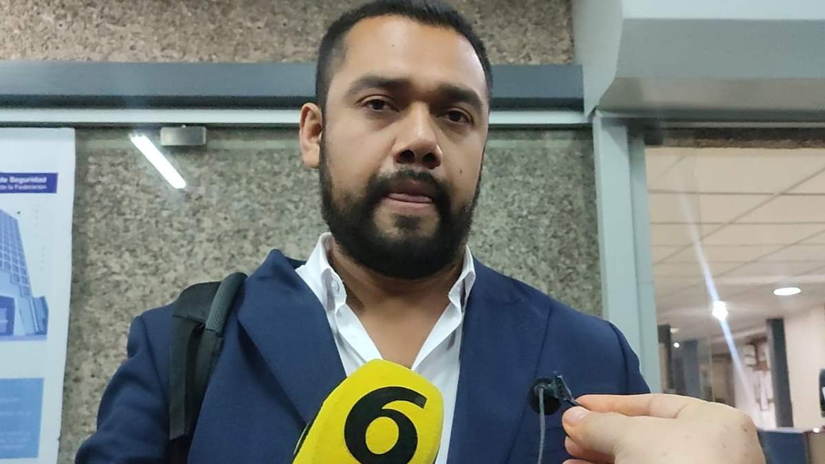 Carlos Santos, abogado del alcalde acusado