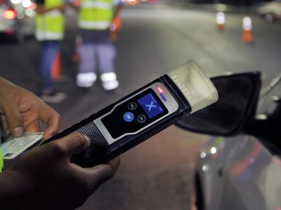 Video: un fiscal se negó a hacerse el test de alcoholemia
