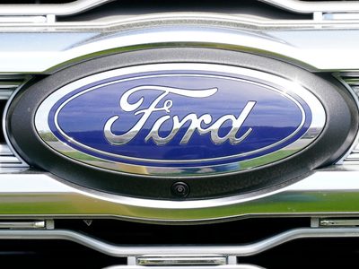 Ford retira más de 270 mil vehículos eléctricos e híbridos