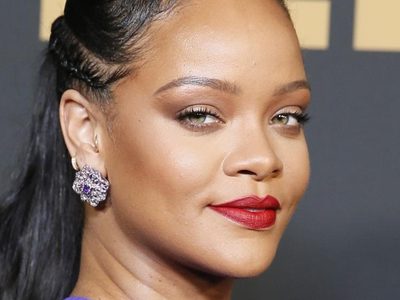 La insólita moda de Rihanna ¡Que fue furor en el aeropuerto!