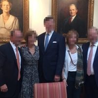 Giran órdenes de aprehensión contra la familia Jenkins por saquear  fundación