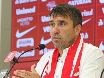 Gremio venció al Inter en el clásico y Coudet se mostró muy enojado por una situación en particular