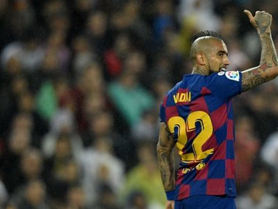La burla de Arturo Vidal por la victoria del Real Madrid con VAR polémico