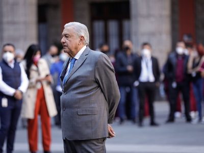 Así se vivió el sismo de 5.7 grados en la mañanera de AMLO (Videos)