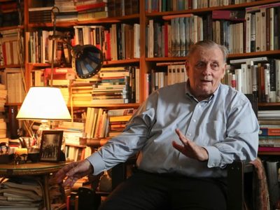 Muere Edmund White el escritor que imaginó la revolución gay a través del periodismo