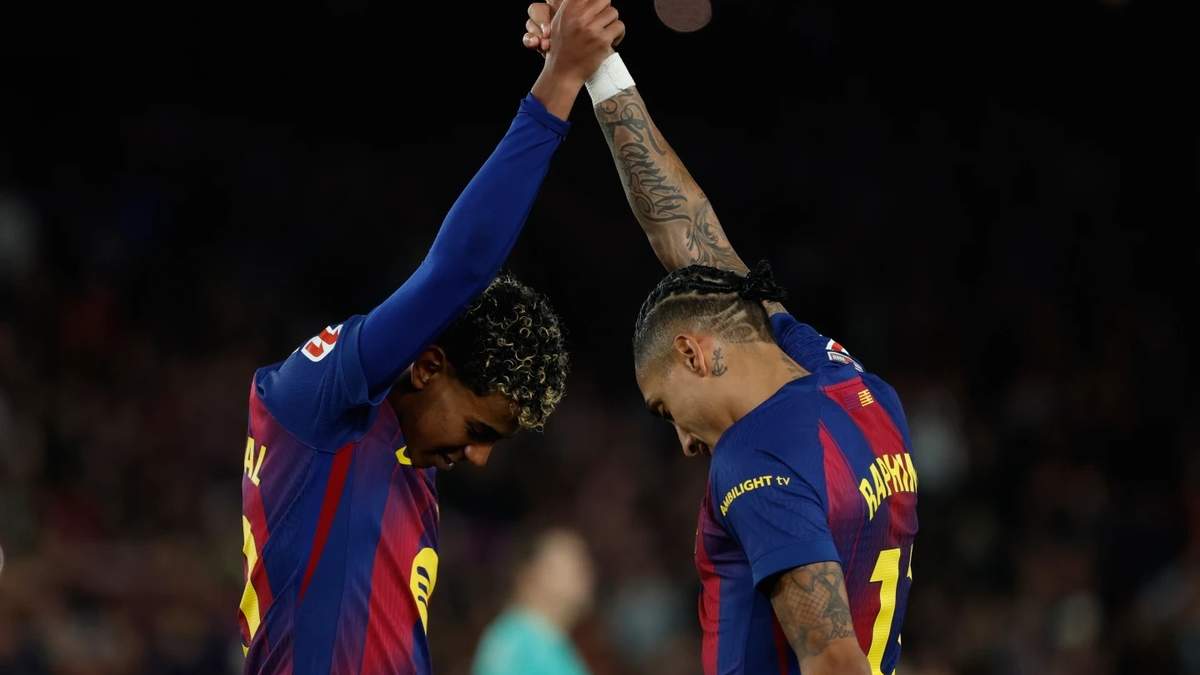 Raphinha marca doblete en la victoria del Barcelona 2-0 ante el Osasuna