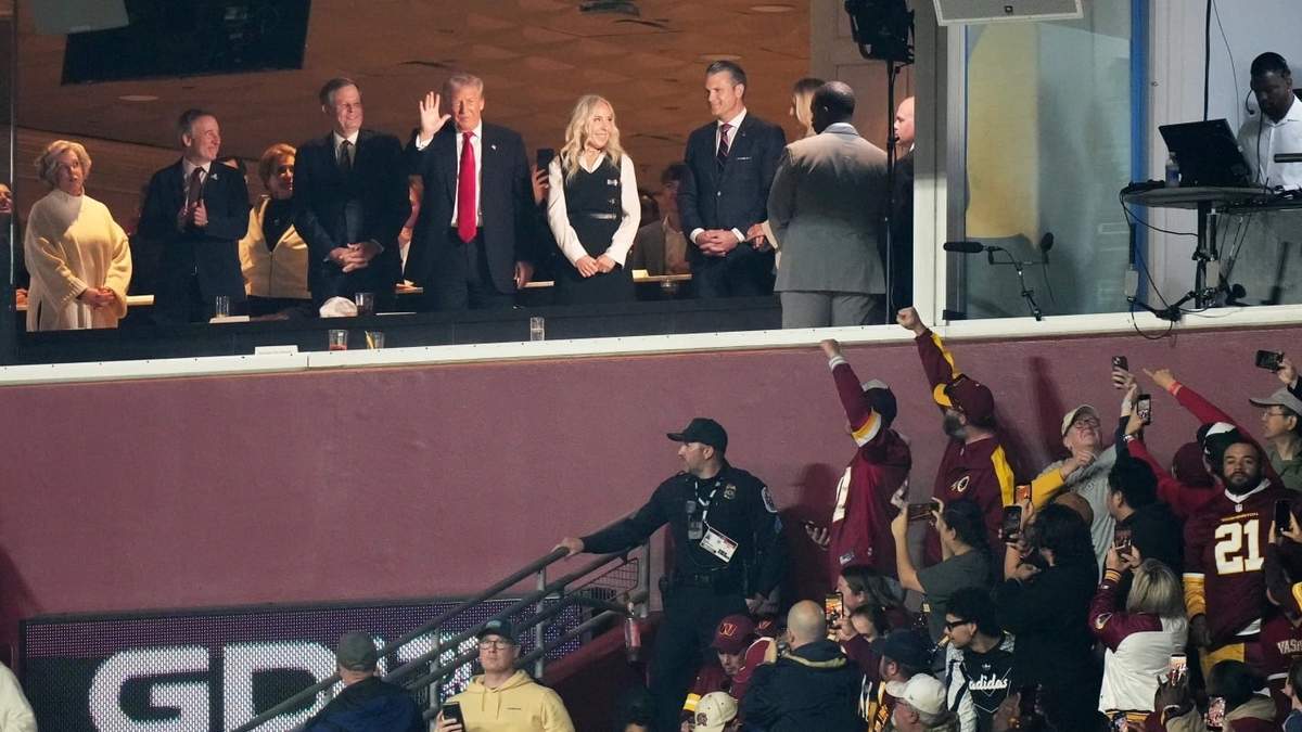 Trump es recibido con abucheos durante el partido de Commanders vs. Lions en la NFL