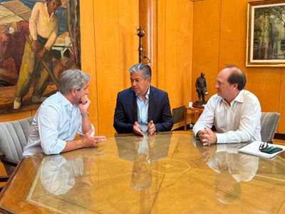 Rolando Figueroa se reunió con Luis Caputo para conseguir obras públicas para la provincia de Neuquén