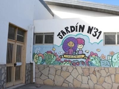 El profesor acusado de abuso en el jardín 31 difundió una carta abierta sosteniendo su inocencia