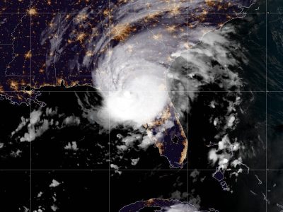 "Idalia" llega a costa oeste de Florida como huracán de categoría 3