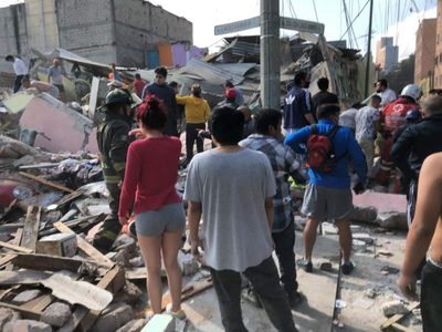 Explosión derriba una casa en la colonia Pensil Norte de la CDMX