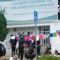 Feministas toman instalaciones de la CNDH y de comisión estatal en Guerrero