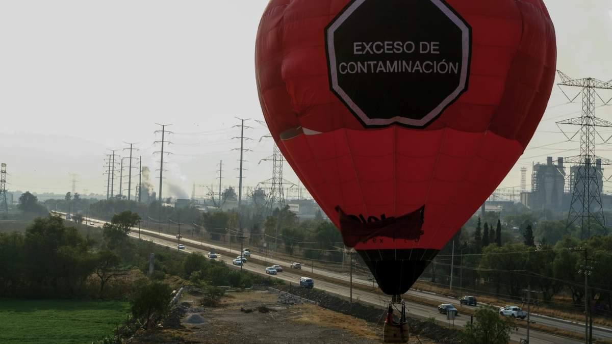 Globo lanzado en la refinería de Tula