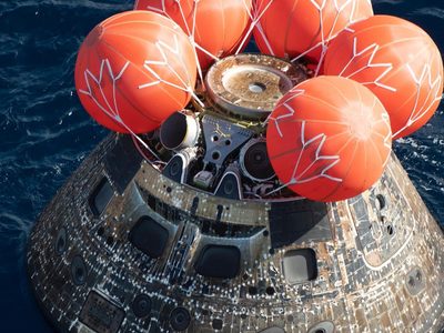 Cápsula Orión regresa a casa tras vuelo de prueba a la Luna