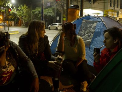 Denunciaron que fueron dados de baja de Desarrollo Social y decidieron acampar en Casa de Gobierno