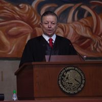 Zaldívar, el ministro “swiftie”, tiktokero y gamer... que calló ante los embates del poder