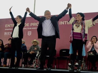Brugada promete jubilaciones con herencia de plazas, aumento salarial y justicia laboral al SUTGCDMX