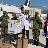 Nuevo León se va por la libre y le pide vacunas a Moderna, CanSino, AstraZeneca y Pfizer
