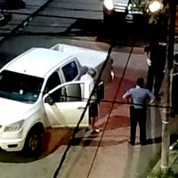 ¡Indignante! Es funcionario, incumplió la cuarentena, lo arrestaron y lo apartaron del cargo