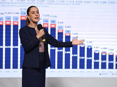 Sheinbaum se quejó de pagar “la maldita deuda corrupta” de Pemex generada por Calderón y Peña Nieto