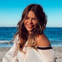 Con un revelador baile frente al espejo, Nazarena Vélez dejó ver su silueta como nunca antes