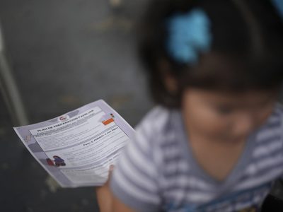 Gobierno de EU suspende apoyo para representar a niños no acompañados en tribunales de migración