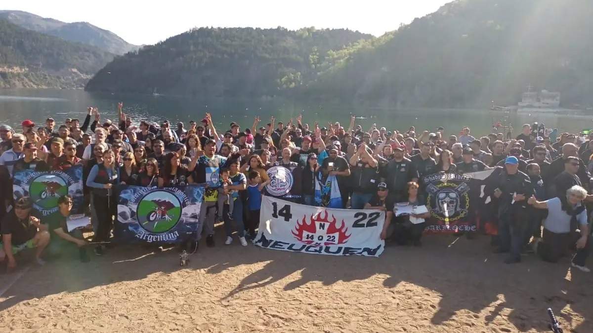 Motociclistas cerraron en el Lago Lacar. Fuente: Taku Aravena