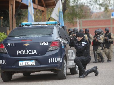 Godoy Cruz: un hombre con un cuchillo se atrincheró con dos mujeres