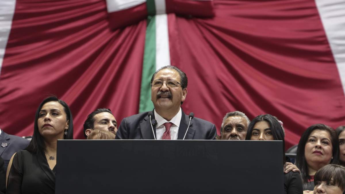 El coordinador de la bancada del PT, Reginaldo Sandoval