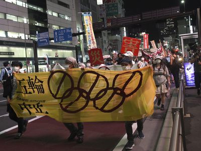 La otra cara de los Juegos Olímpicos de Tokio: así fueron las protestas durante la inauguración