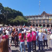 En Cuernavaca marchan 10 mil personas en defensa del INE