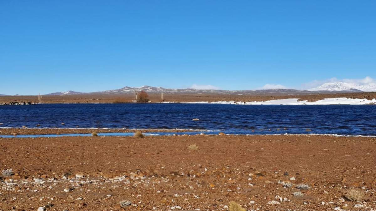 Las grandes nevadas aumentaron el caudal de agua de Laguna del Toro. Fuente: (Twitter).