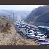Presume Astudillo seguridad en Semana Santa... pero atracan a turistas en autopista del Sol