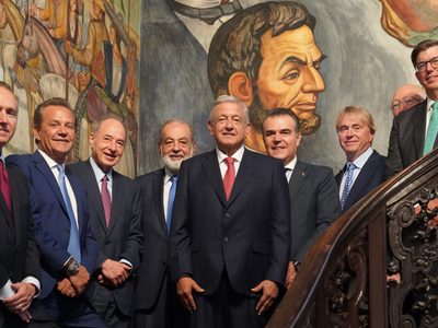 AMLO desayuna con empresarios de EU: hablamos de cooperación económica, inversión y soberanía