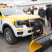 Vialidad incorporó una moderna camioneta equipada para despejar rutas con hielo y nieve