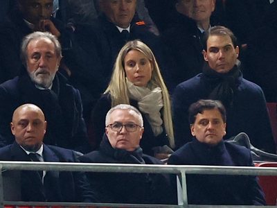 Lejos del tenis y ¿se acerca a la presidencia?: Rafael Nadal viajó junto a su familia a Anfield