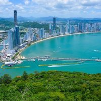 Entre playas y nuevas atracciones: Camboriú suma la experiencia NASA y conquista a los turistas argentinos