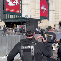 Tiroteo cerca del desfile de la victoria del Super Bowl en Kansas; un muerto y “múltiples heridos”