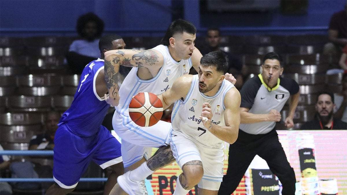 Facu Campazzo ingresó desde el banco.
