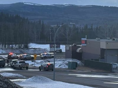 Tiroteos en escuela y vivienda en Canadá dejan 10 muertos, incluida la tiradora
