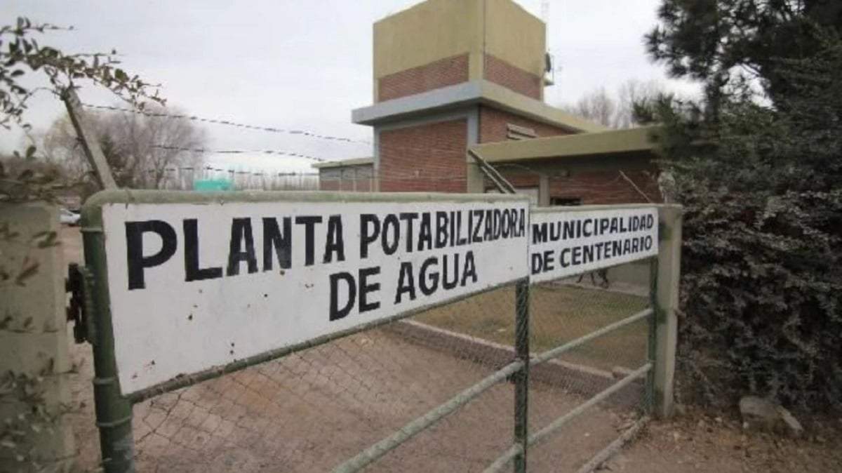 La municipalidad desmintió información en redes sobre contaminación del agua potable en Centenario. Fuente: (Mejor Informado)