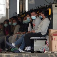 Avión militar de EU con deportados no pidió autorización para sobrevolar México: Segob