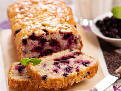 Budín de arándanos sin gluten y sin azúcar: la receta definitiva para una merienda rica y saludable