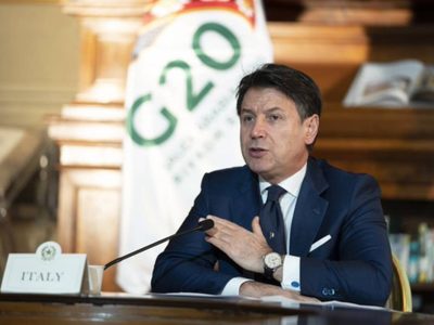 Conte presenta su dimisión al presidente de Italia