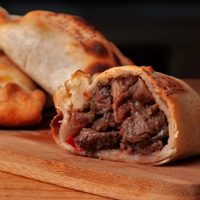 La verdadera receta de las empanadas de carne cortada a cuchillo: jugosas y con el secreto para que no se desarmen