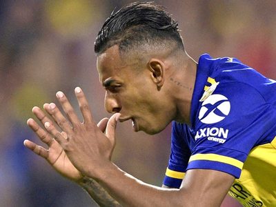 Sebastián Villa, cada vez más lejos de quedarse en Boca