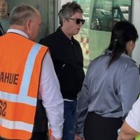 Noel Gallagher llegó a la Argentina y desató la locura en los fans de Oasis