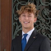 Hijo de ex CEO de YouTube muere en campus de la Universidad de California